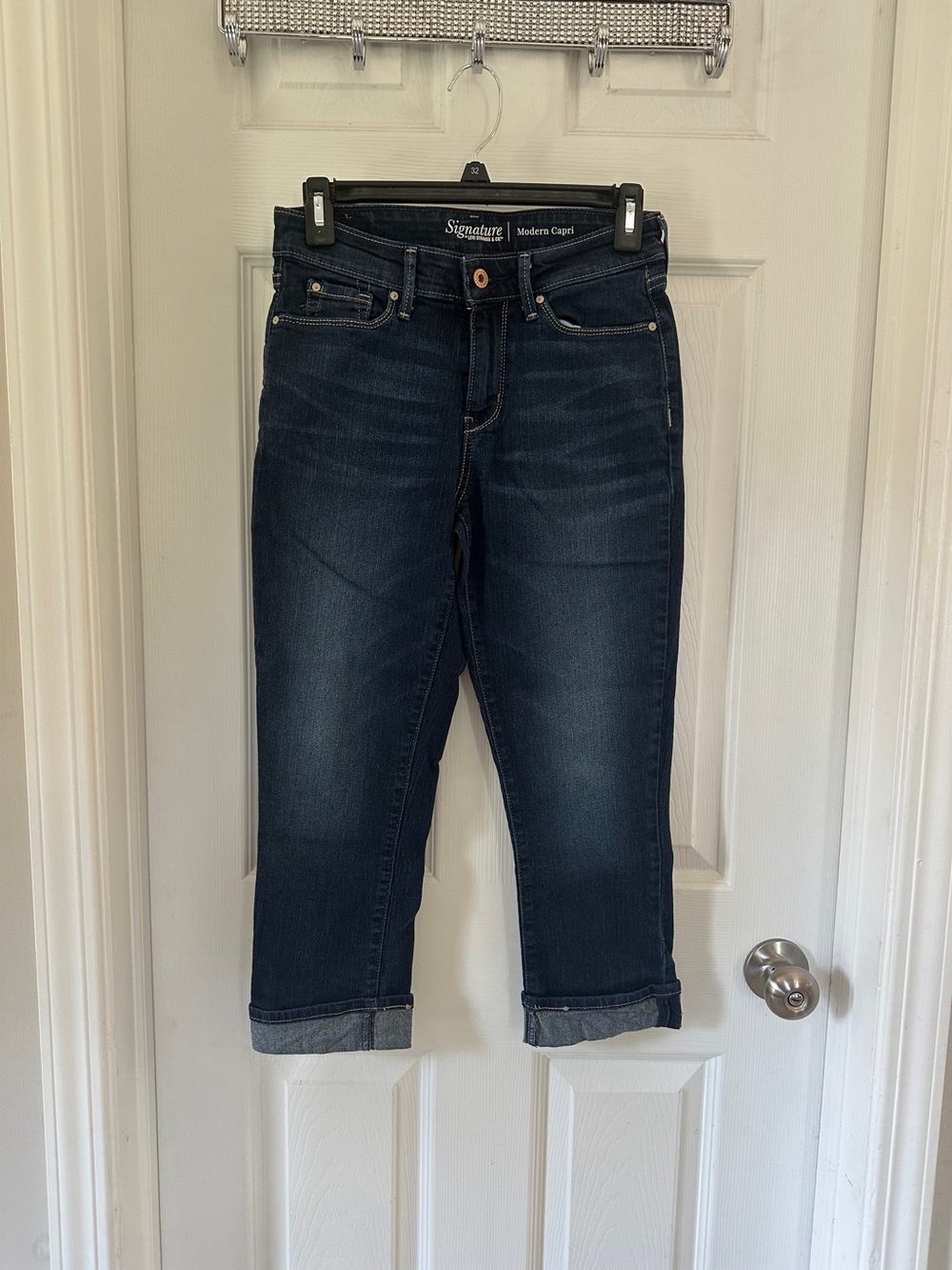 Signature by Levi Strauss Dark Indigo Cropped Jeans